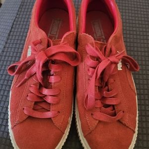 PUMA Women's Suede Platform Core Fashion Sneaker, Barbados Cherry (9 US)